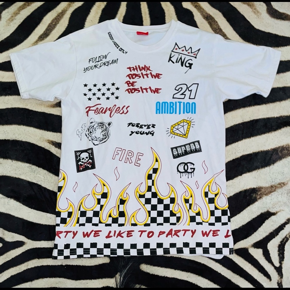 VICTORIOUS TEE
